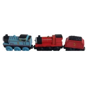 Thomas & Friends wooden railway Thomas, James & tender car 2013